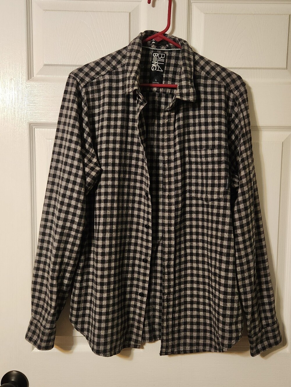 Billabong Black And Gray Checketed Flannel Shirt, Size L